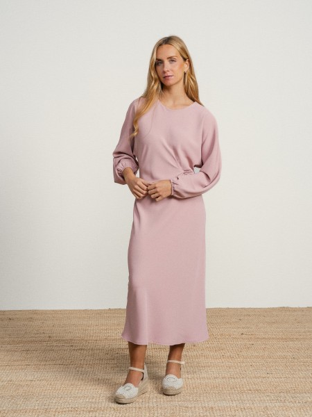 Long dress with detail at the waist