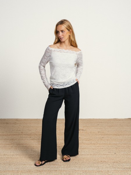Pants with elastic waistband
