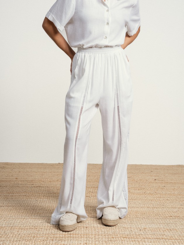 Linen trousers with lace
