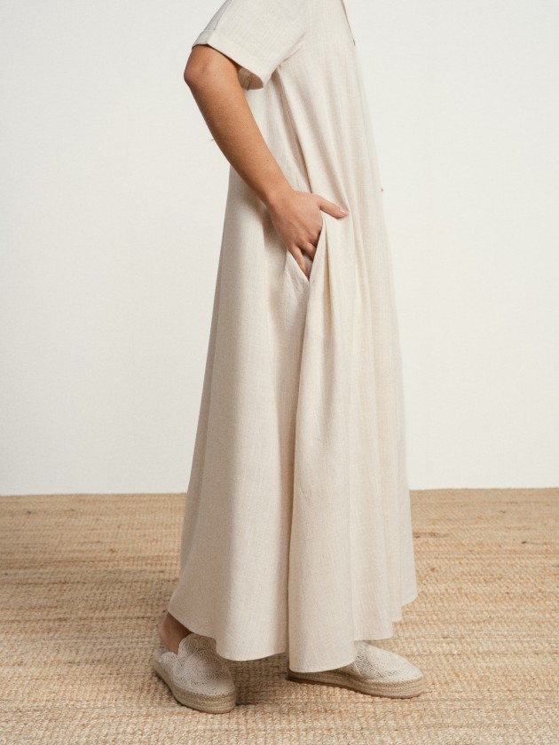 V-neck dress V-neck dress