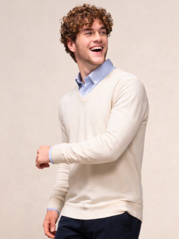 V-neck mesh