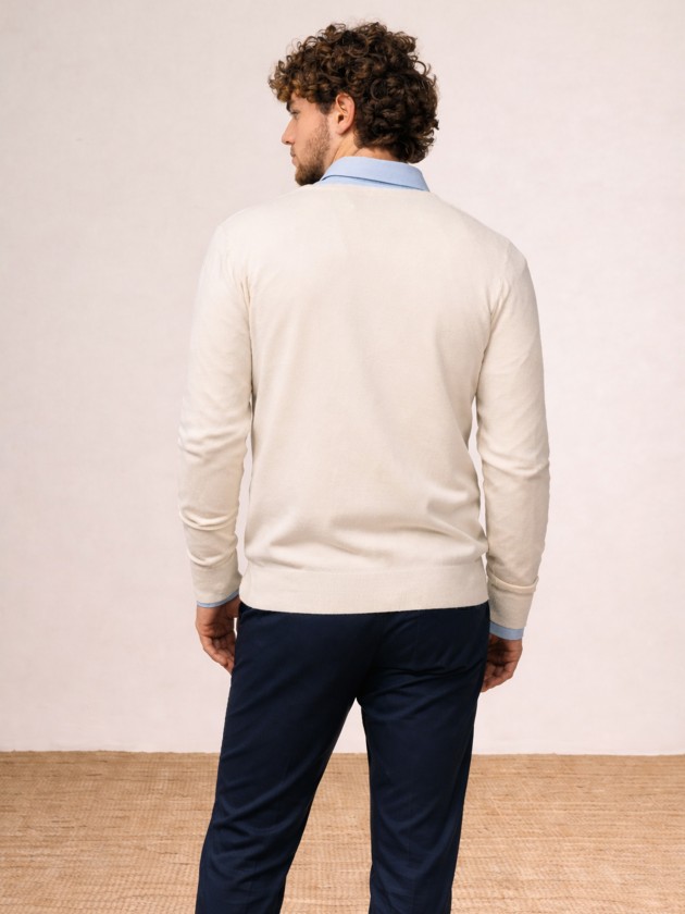 V-neck mesh