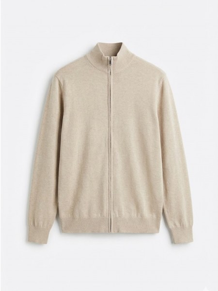 Knitted jacket with zip
