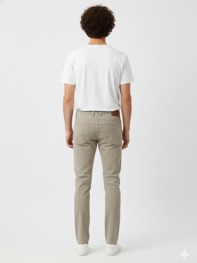 Chino trousers with a regular fit Chino trousers with a regular fit