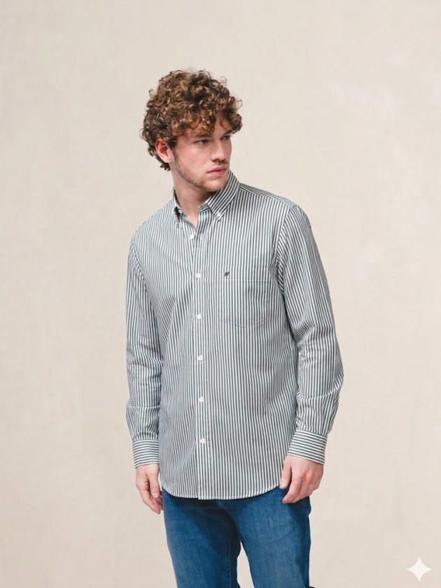 Camisa com algod�o �s riscas