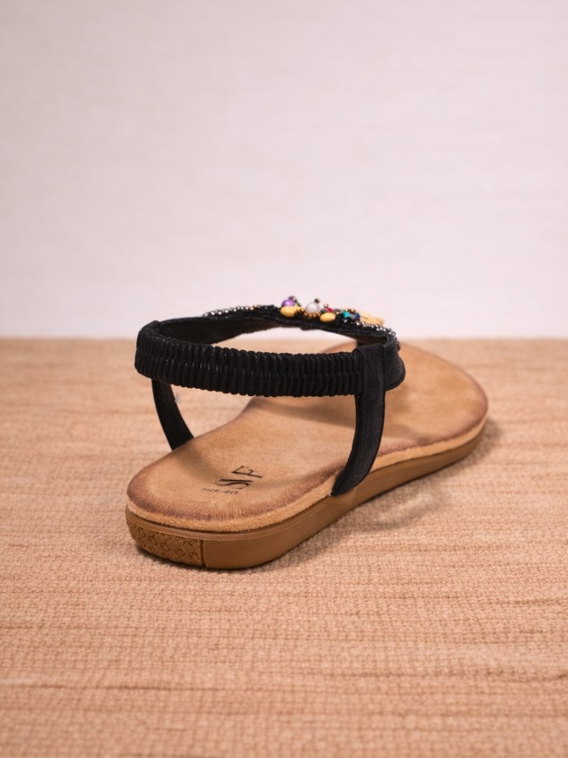 Open sandals with beads