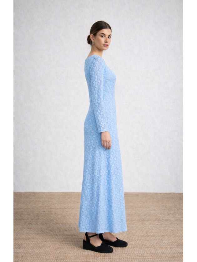 Long dress with lace and round neckline