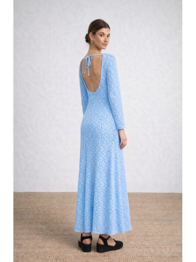 Long dress with lace and round neckline