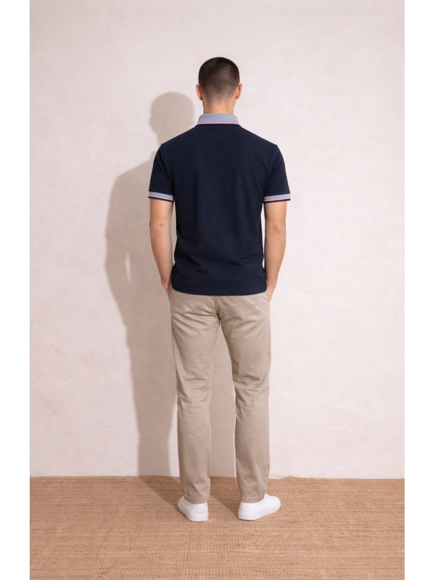 Polo shirt with contrasting collar Polo shirt with contrasting collar