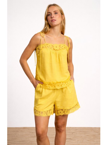 Cotton shorts with english embroidery