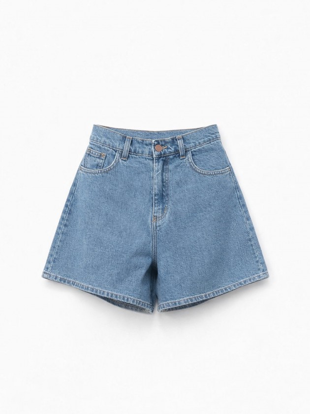 Relaxed cut denim shorts