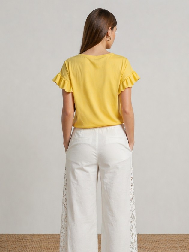 Regular fit cotton t-shirt. Regular fit cotton t-shirt.