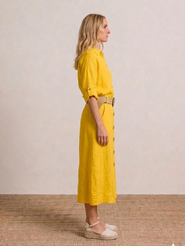 Linen midi skirt with buttons. Linen midi skirt with buttons.