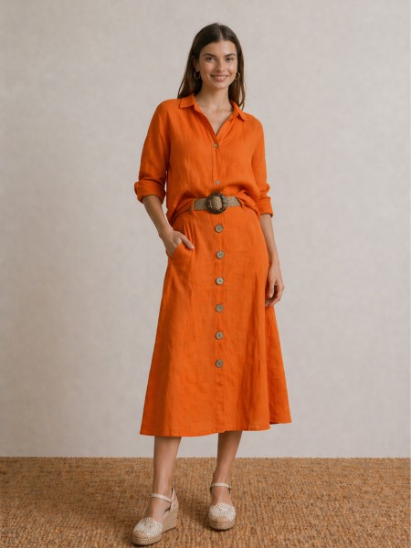 Linen midi skirt with buttons.