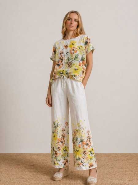 Wide-leg trousers in floral linen