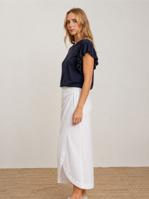 Regular fit cotton t-shirt.