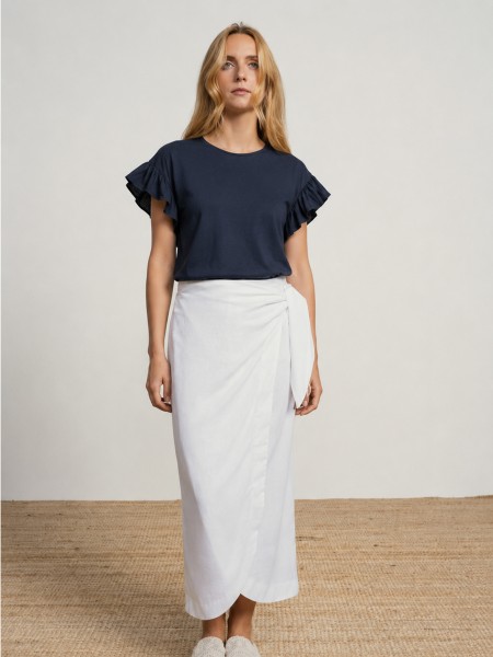 Regular fit cotton t-shirt.