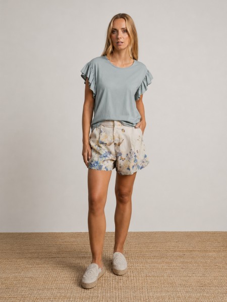 Regular fit cotton t-shirt.