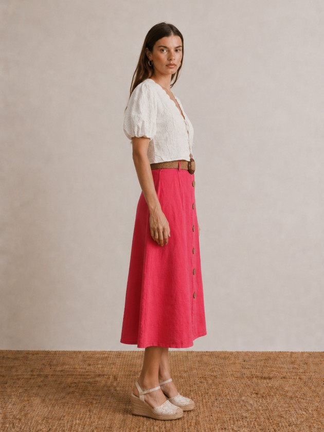 Linen midi skirt with buttons.
