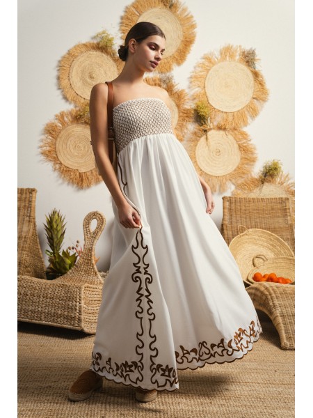 Long strapless dress with embroidery.