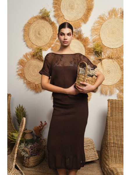 Long skirt in fine knit fabric with sheer details.