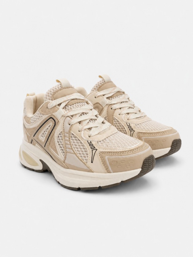 Sports shoes
