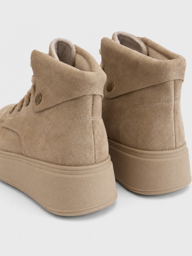 Platform boots