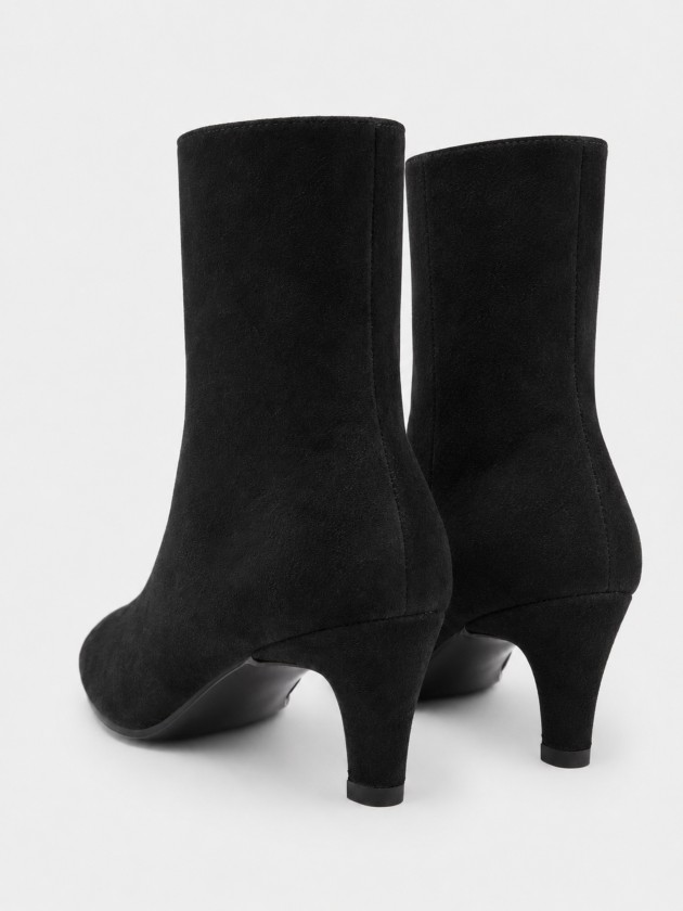 Botas de salto em pele Botas de salto em pele