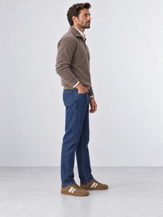Sweater with zipper