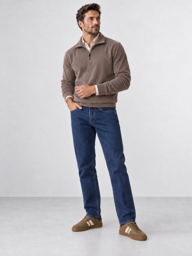 Sweater with zipper