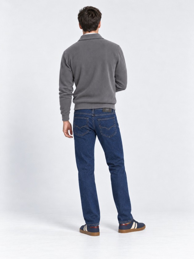 Sweater with zipper