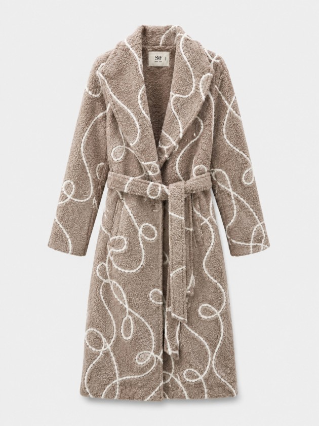 Long embroidered coat Long embroidered coat