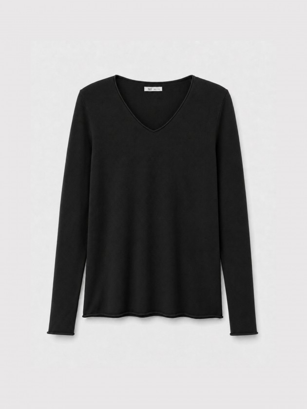 Knitted sweater with a v-neck Knitted sweater with a v-neck