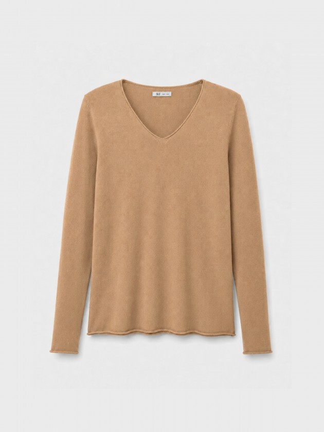 Knitted sweater with a v-neck Knitted sweater with a v-neck
