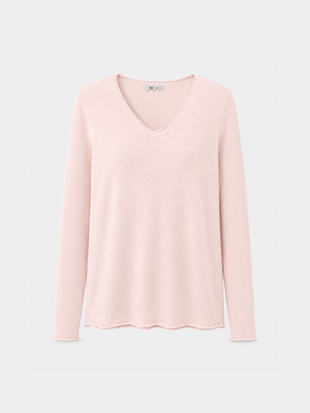 Knitted sweater with a v-neck Knitted sweater with a v-neck