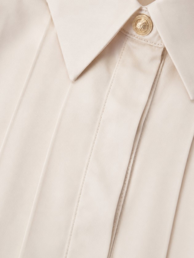 Camisa acetinada com pregas