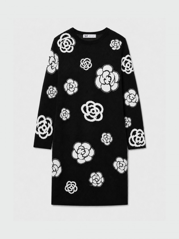 Knitted dress with flowers Knitted dress with flowers