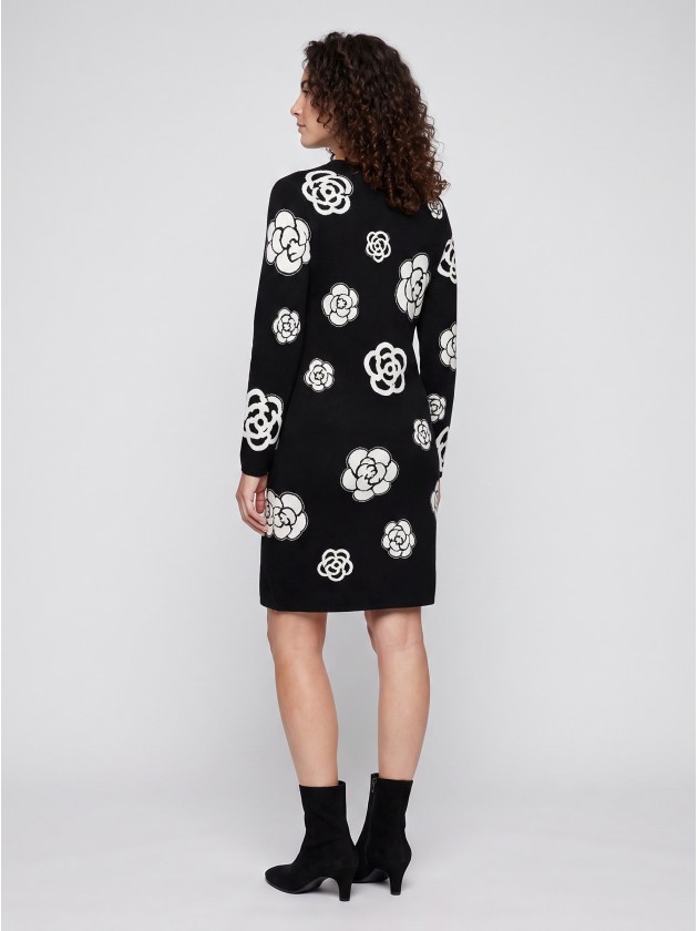 Knitted dress with flowers Knitted dress with flowers