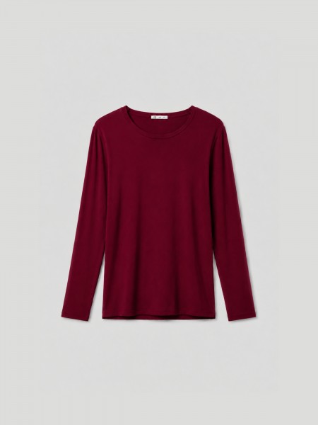 Long-sleeved t-shirt