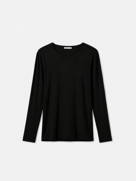 Long-sleeved t-shirt