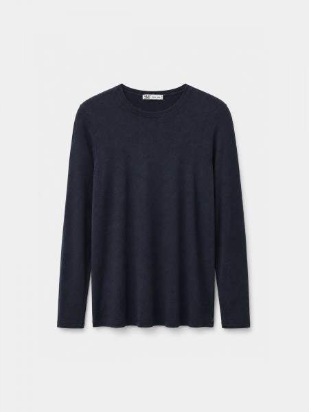 Long-sleeved t-shirt