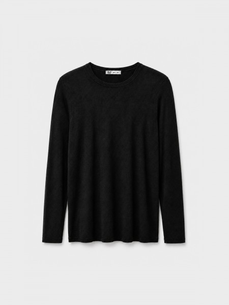 Long-sleeved t-shirt