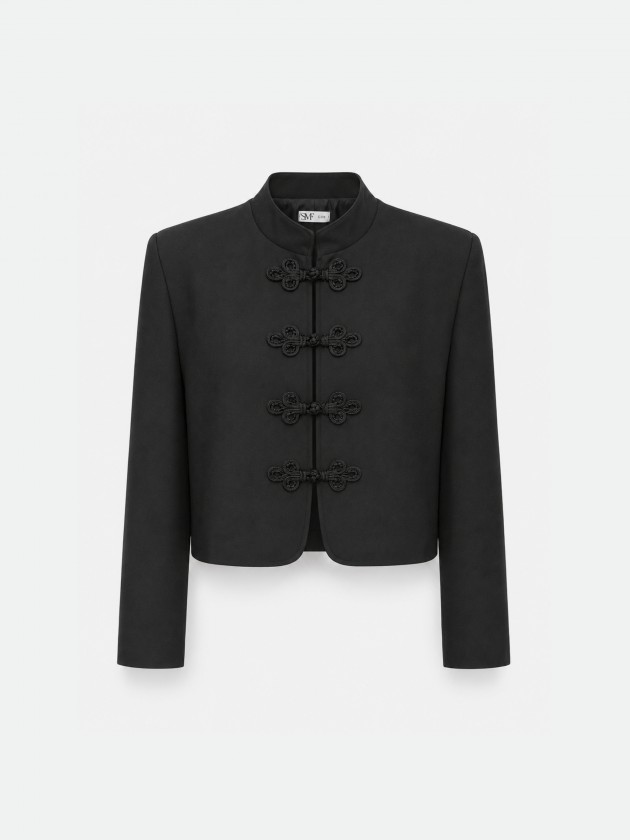 Short jacket with toggles
