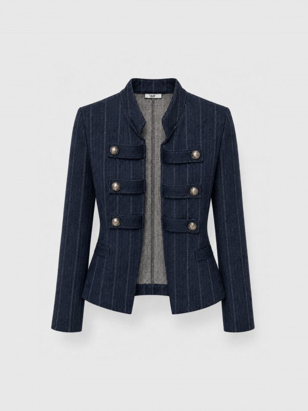 Blazer structuré à boutons. Blazer structuré à boutons.