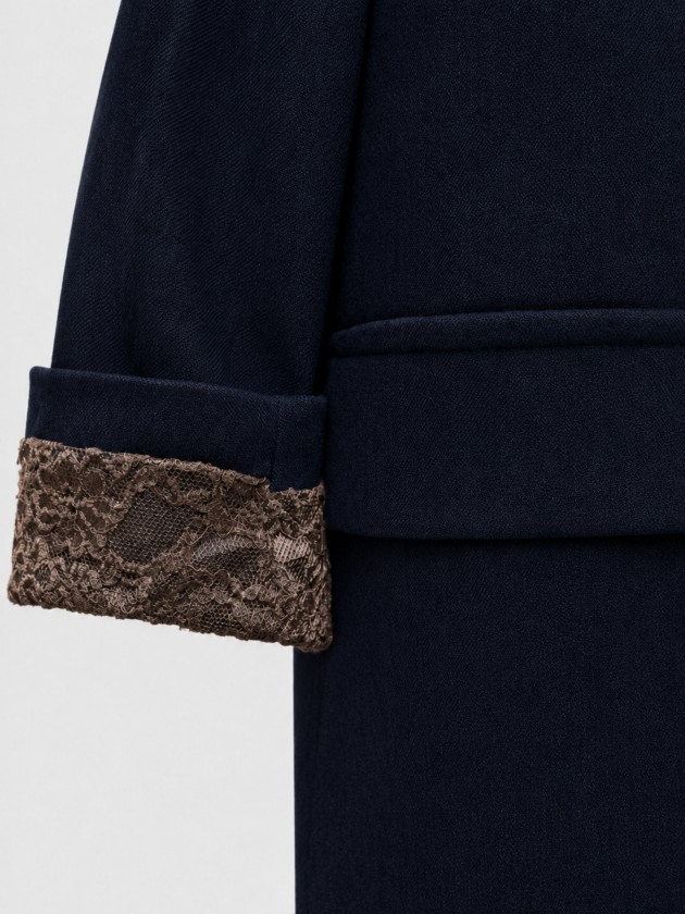 Blazer long à dentelle. Blazer long à dentelle.