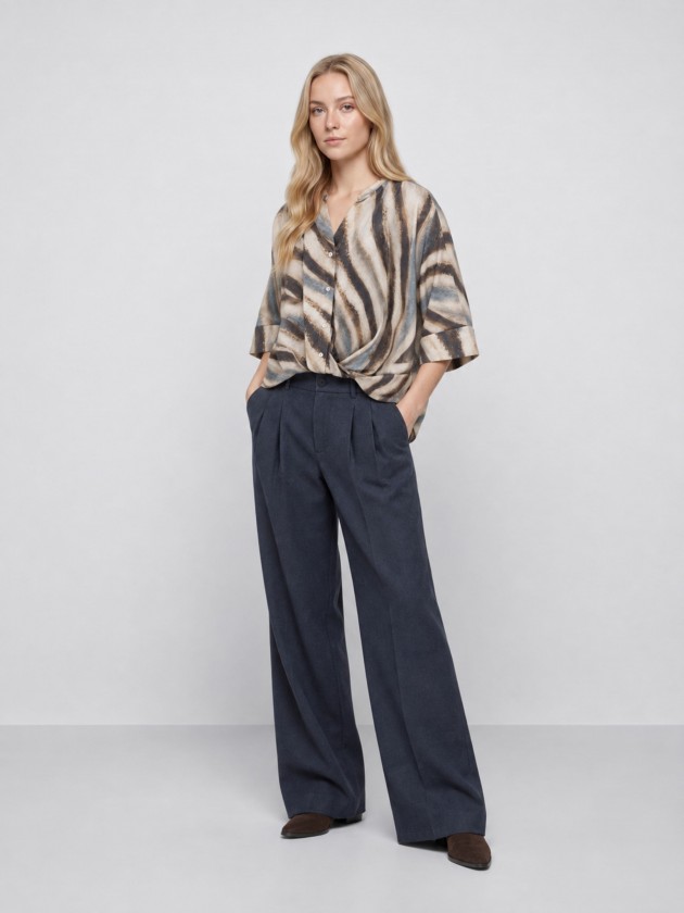 Printed blouse with knot detail Printed blouse with knot detail