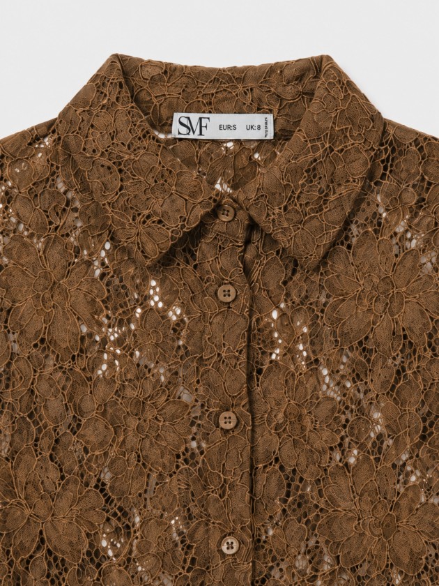 Chemise en dentelle