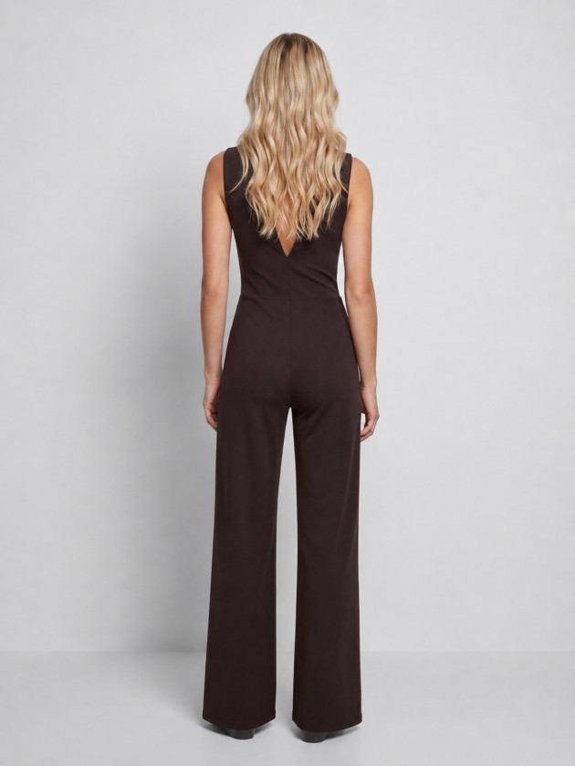 Long jumpsuit with opening