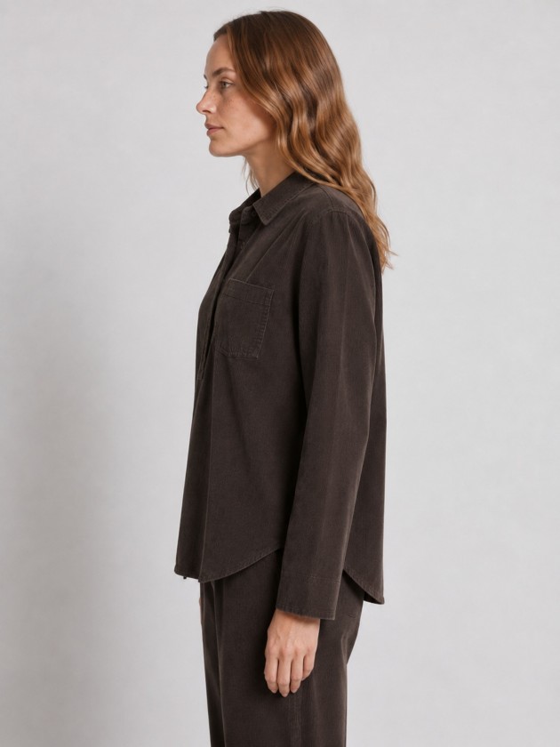Chemise en velours côtelé avec poche Chemise en velours côtelé avec poche