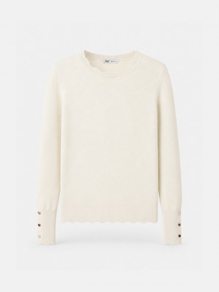 Knitted sweater with buttons